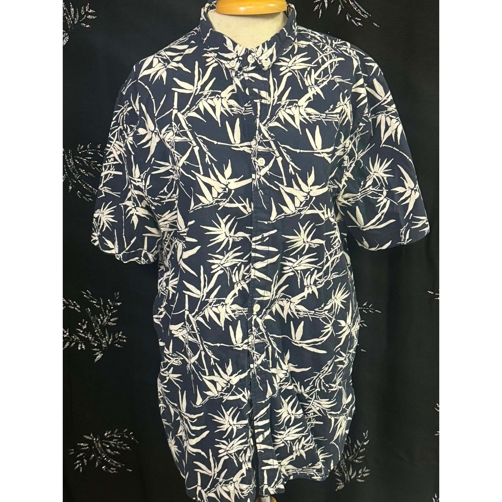 H&M Divided Mens Large Navy Blue Bamboo Leaf Tropical Print Short Sleeve Shirt